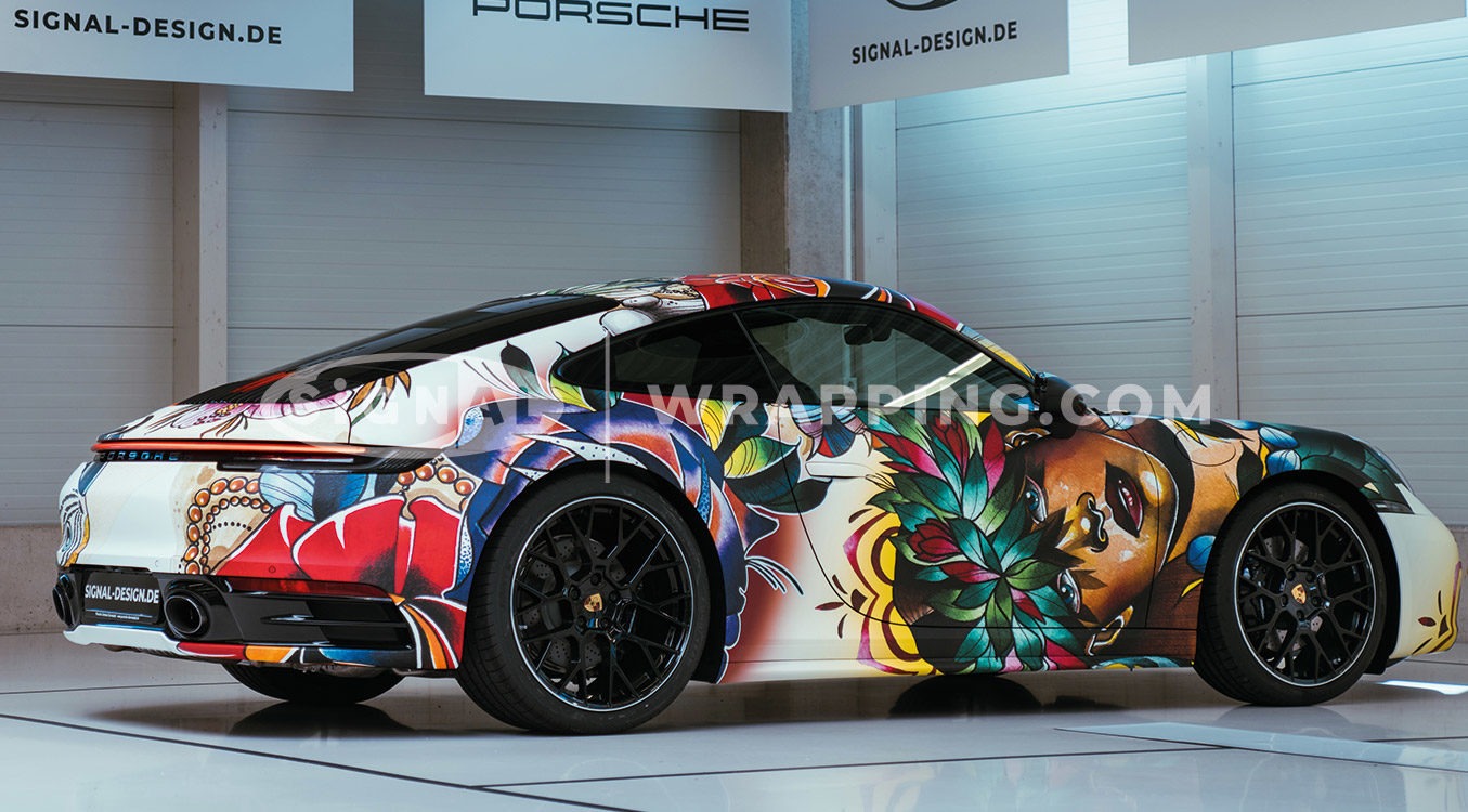Porsche 992 im Blumen-Design