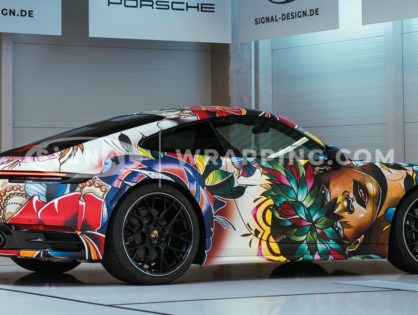 Porsche 992 im Blumen-Design