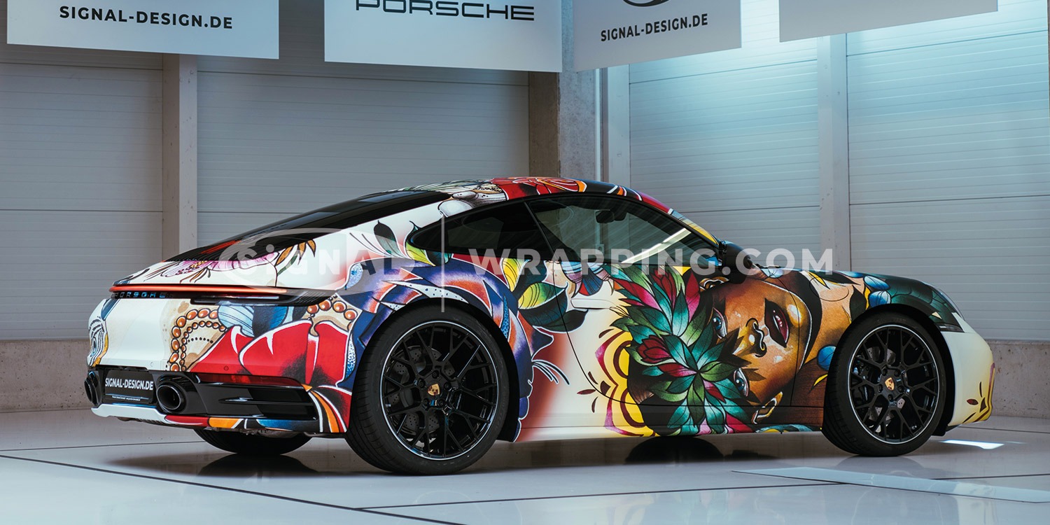 Porsche 992 im Blumen-Design