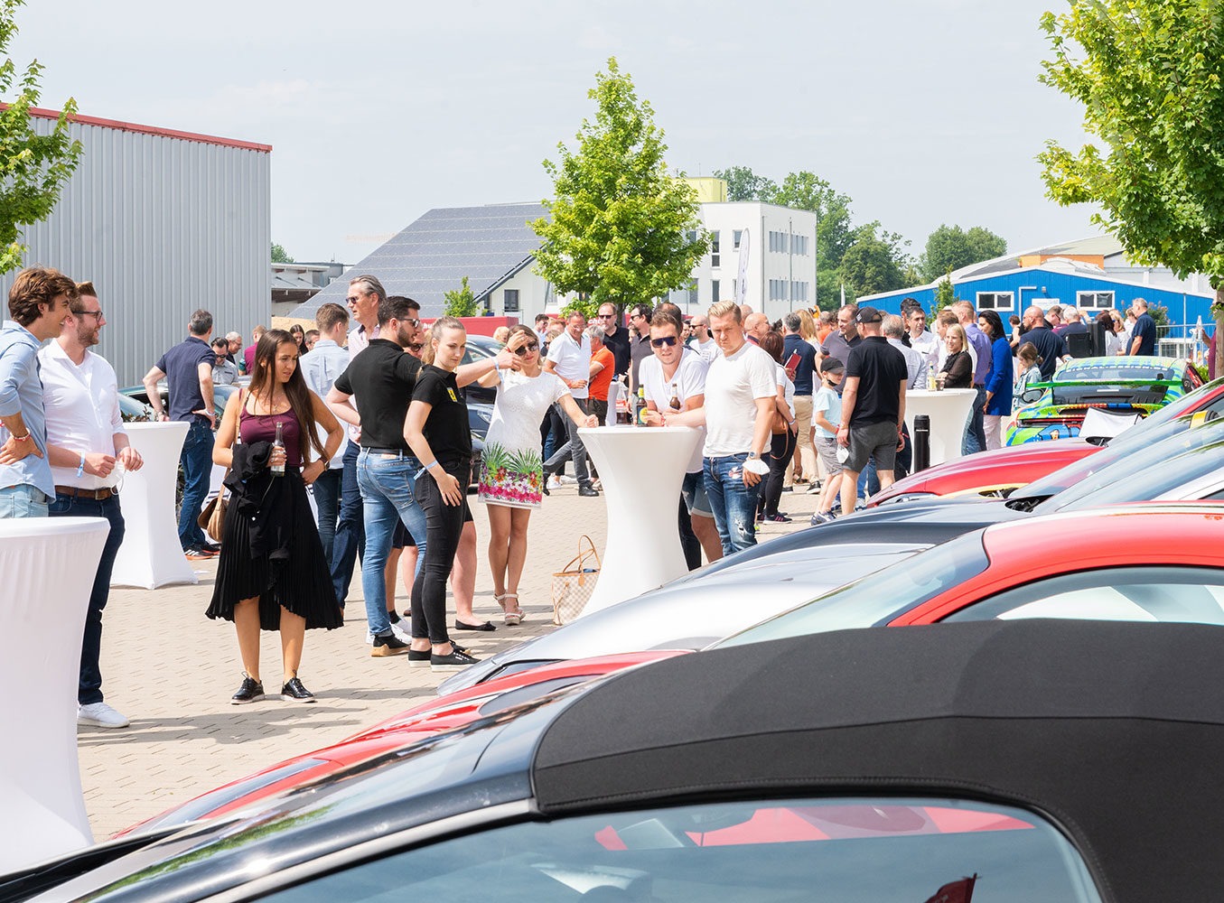 Über 150 Sportwagen beim RT-Charity-Sportwagenfrühstück