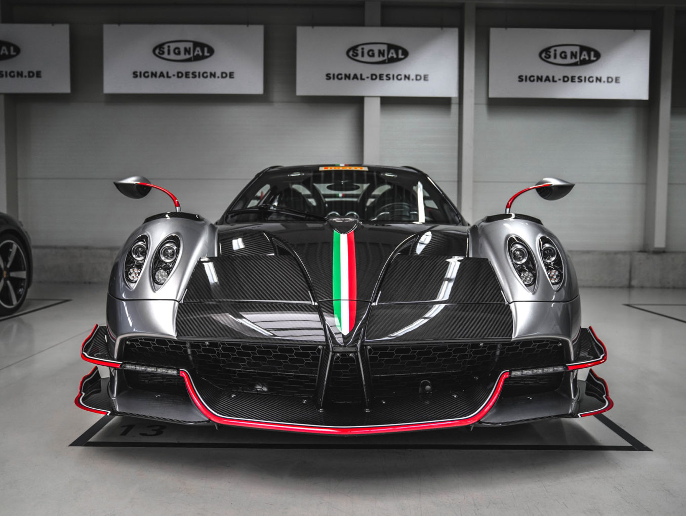 Pagani Huayra Roadster mit Lackschutz