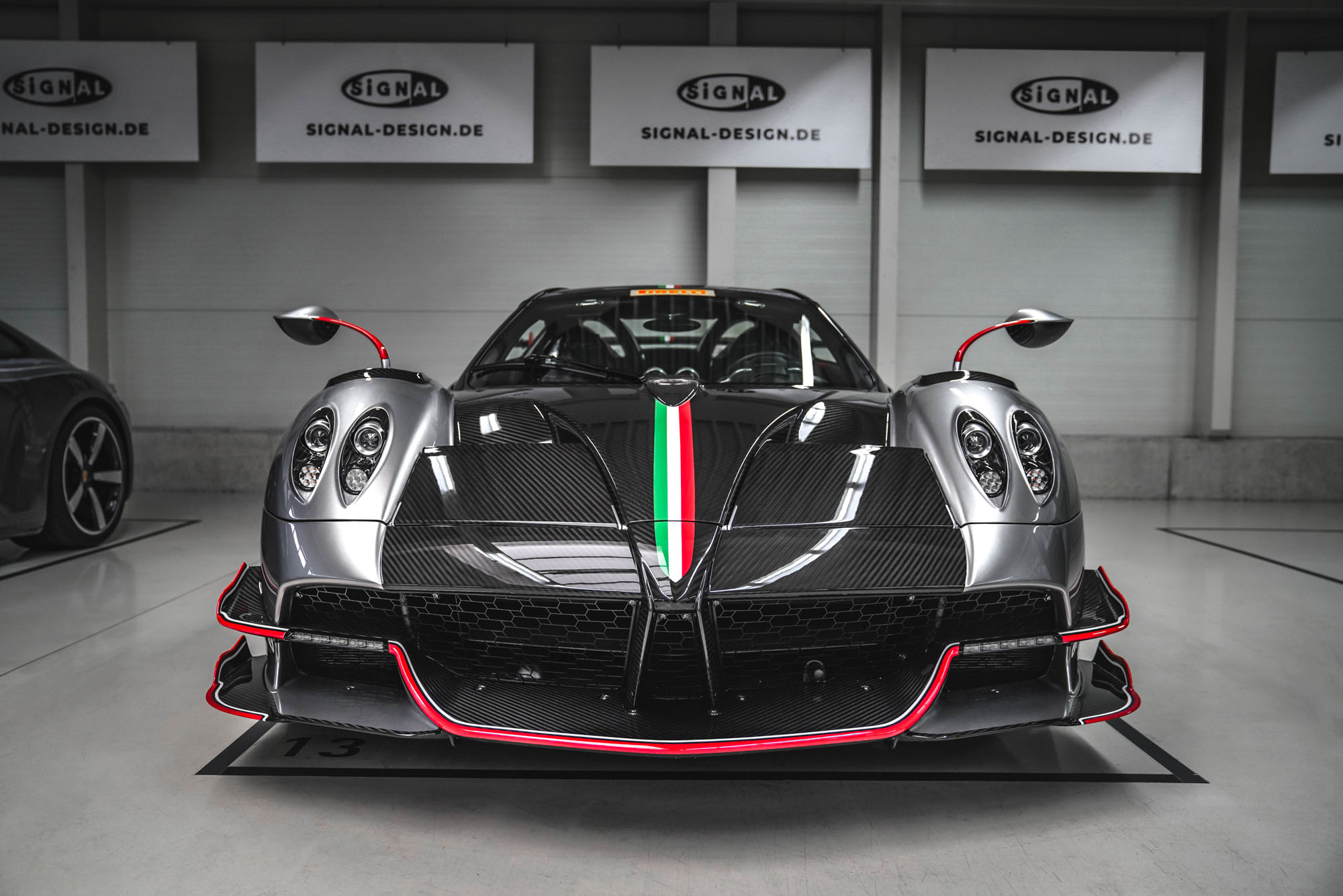 Pagani Huayra Roadster mit Lackschutz