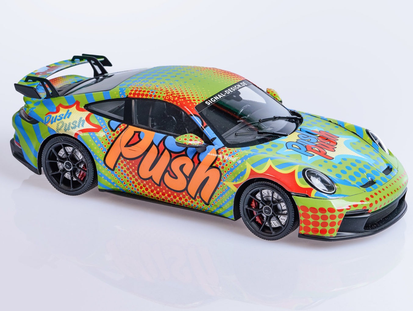 Unser Modellauto bei Porsche Design im Sortiment!