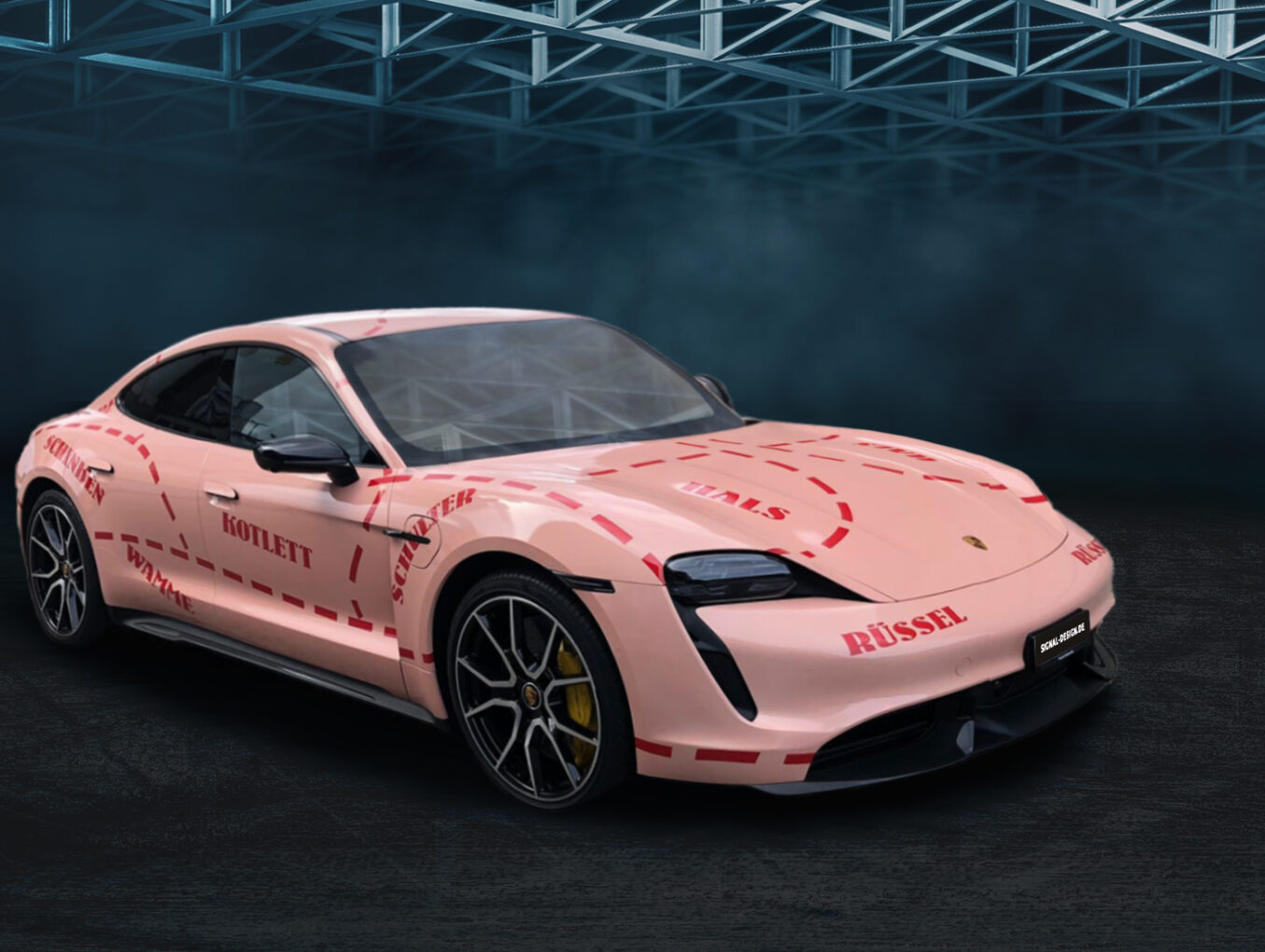 Porsche Taycan mit historischem "Sau"-Design